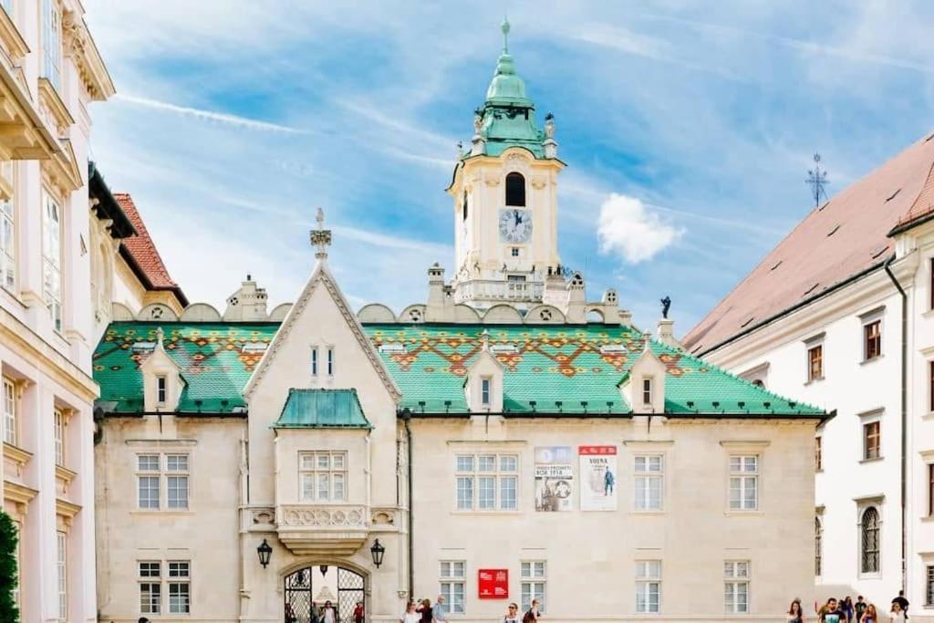 Diamond Residence In Old Town With Free Parking Братислава Екстериор снимка