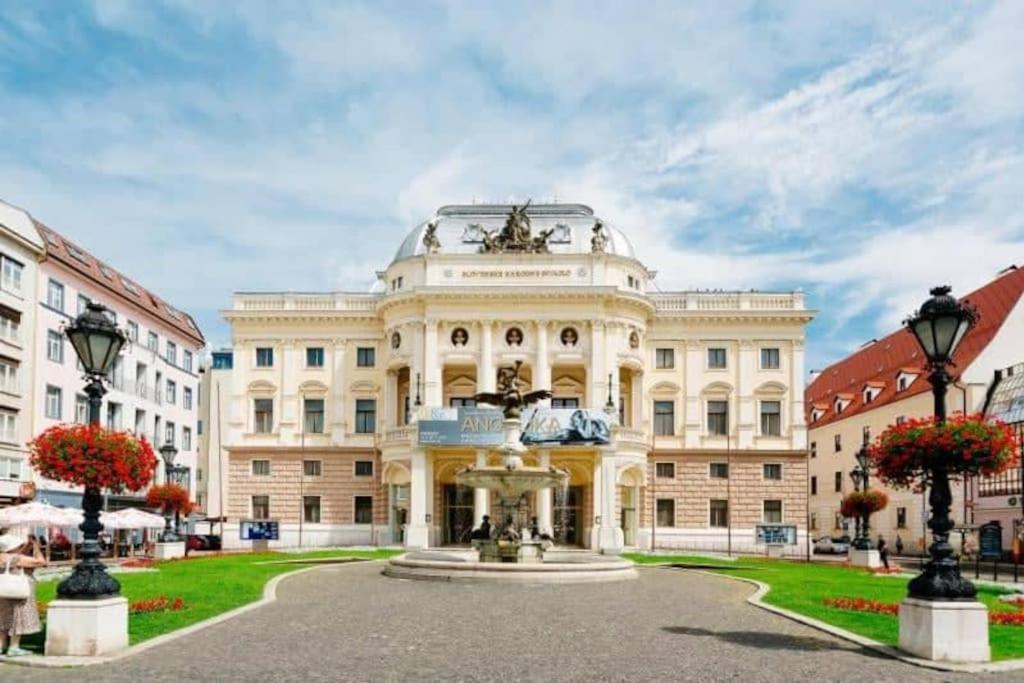 Diamond Residence In Old Town With Free Parking Братислава Екстериор снимка