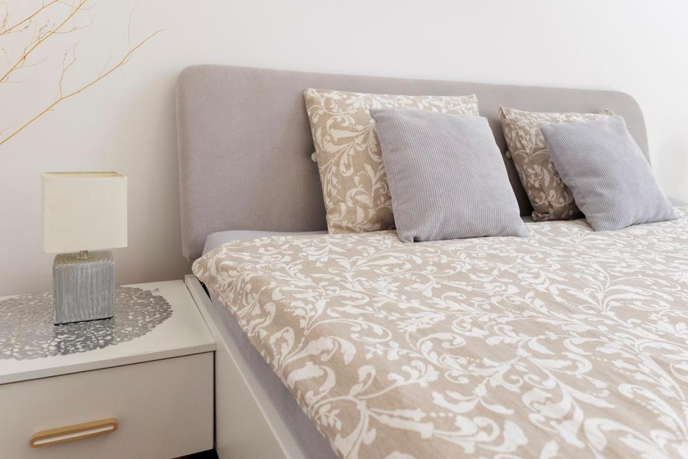Diamond Residence In Old Town With Free Parking Братислава Екстериор снимка