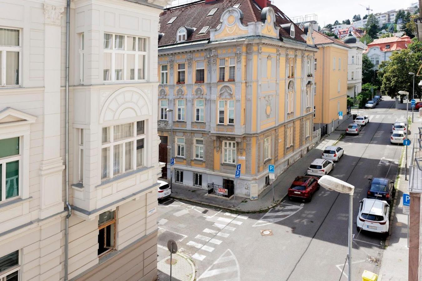 Diamond Residence In Old Town With Free Parking Братислава Екстериор снимка