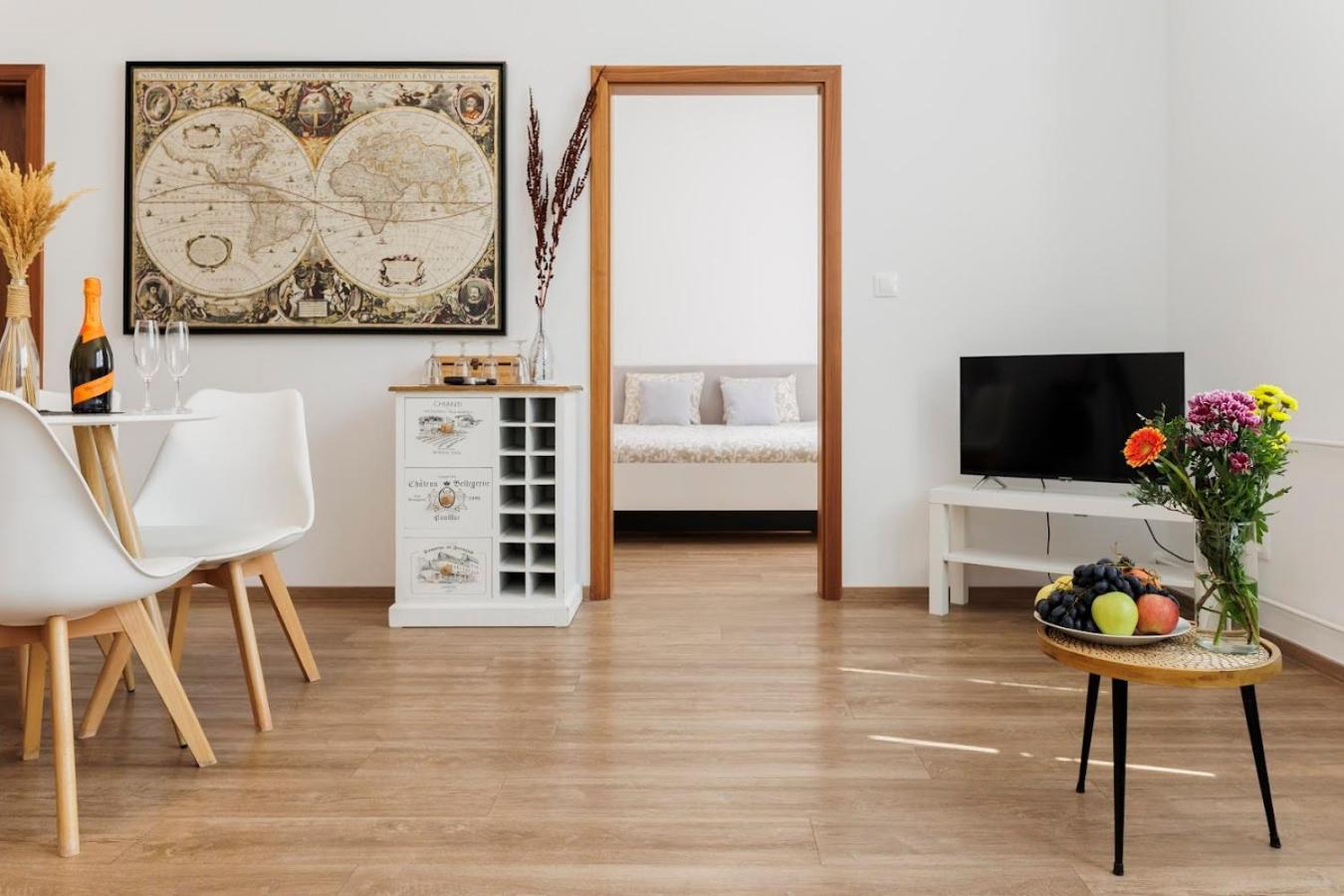 Diamond Residence In Old Town With Free Parking Братислава Екстериор снимка