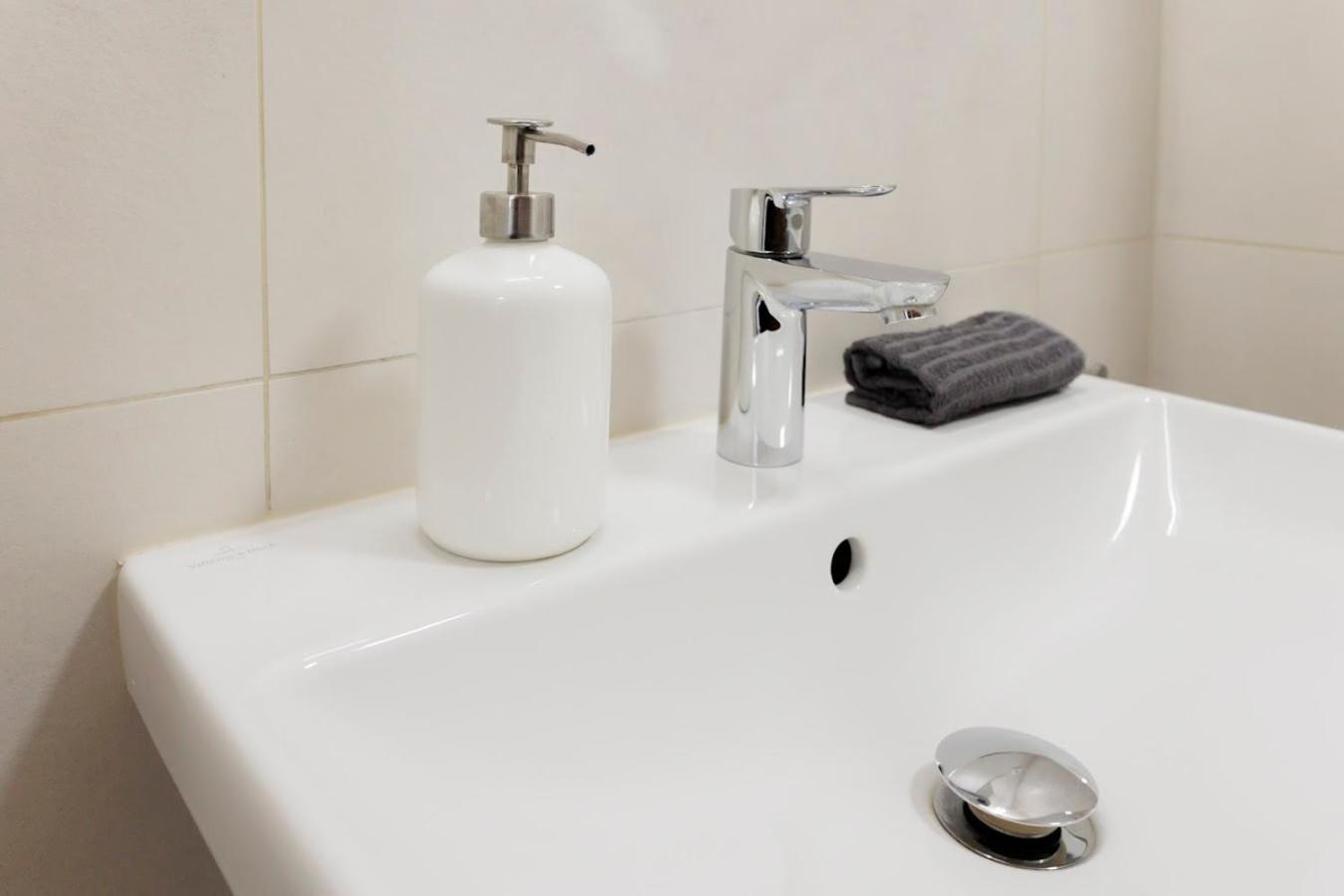 Diamond Residence In Old Town With Free Parking Братислава Екстериор снимка