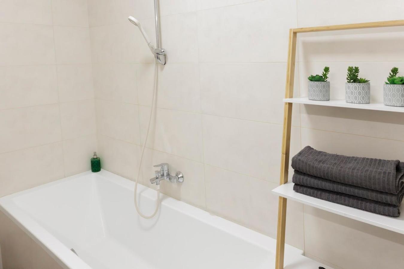 Diamond Residence In Old Town With Free Parking Братислава Екстериор снимка
