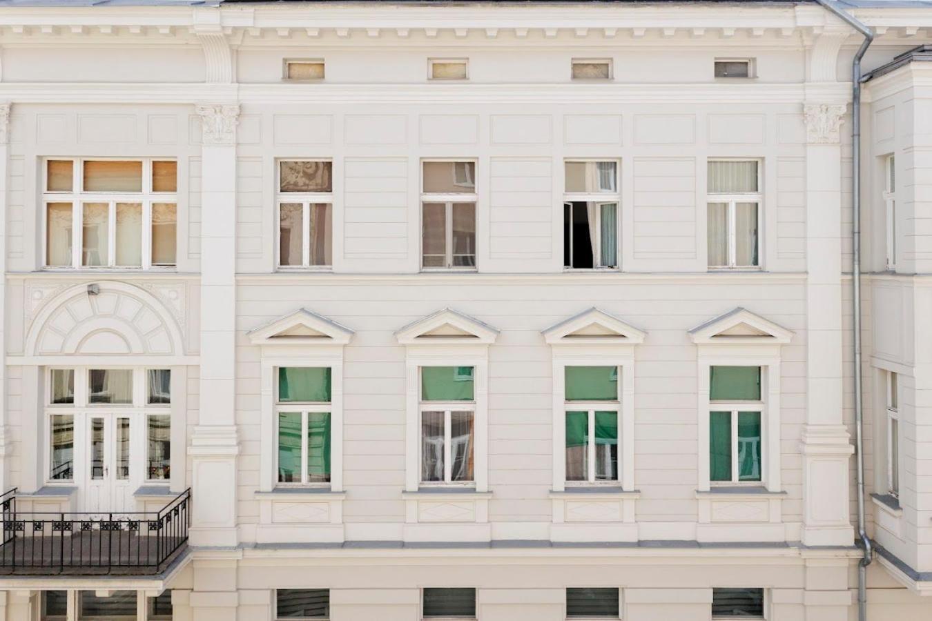 Diamond Residence In Old Town With Free Parking Братислава Екстериор снимка