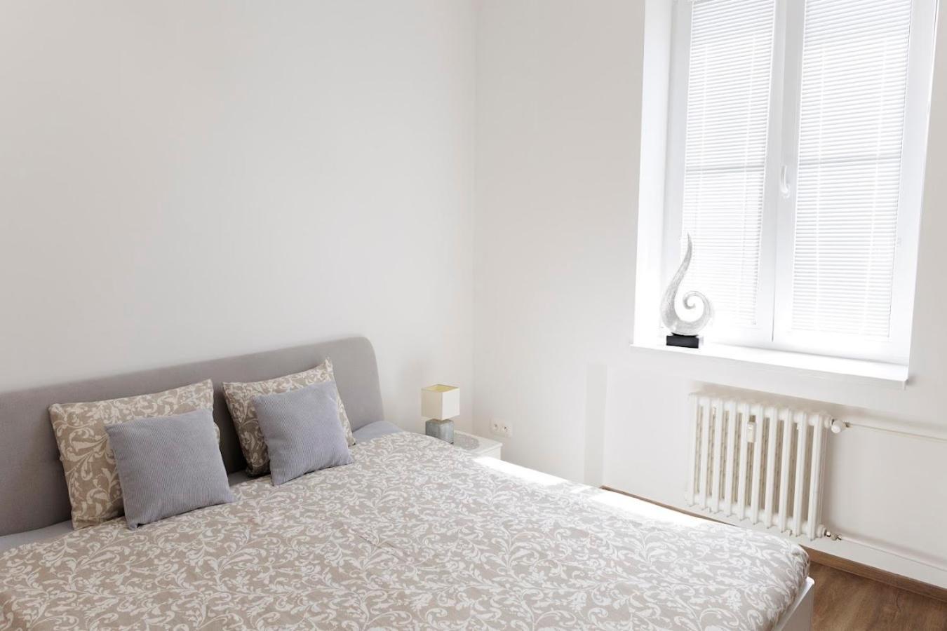 Diamond Residence In Old Town With Free Parking Братислава Екстериор снимка