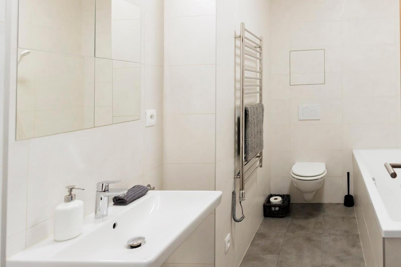 Diamond Residence In Old Town With Free Parking Братислава Екстериор снимка